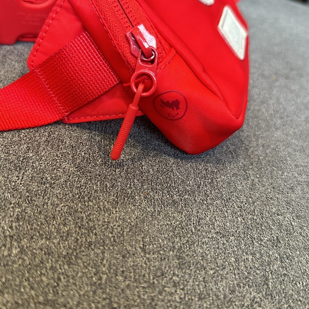 LULULEMON Team Canada Future Legacy Mini Belt Bag (True Red / Light Ivory) - Picture 5 of 9